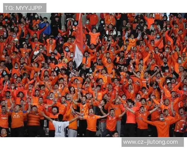 库里与足球明星互换球衣的精彩瞬间引发球迷热议与欢呼