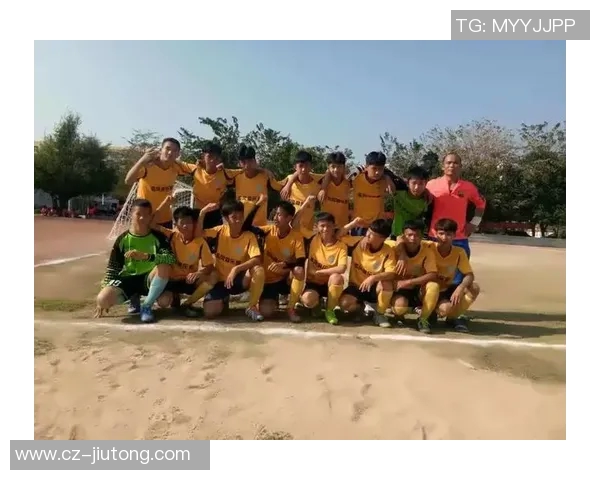 香港足球明星的足迹探索：他们在香港的训练场和比赛场地揭秘