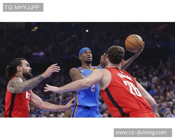 火箭队与雷霆队激战精彩瞬间英文图片分享与分析
